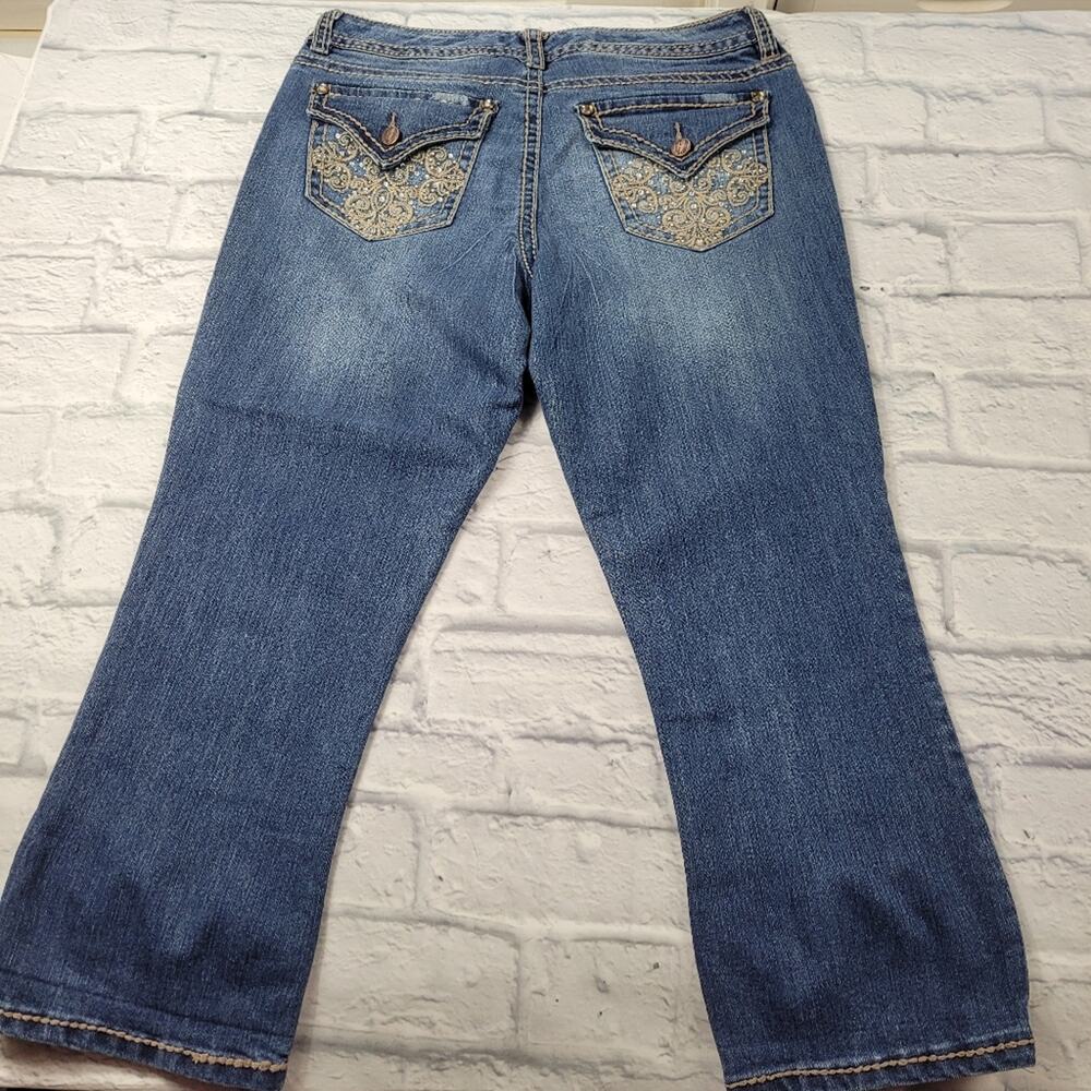 Nine West Bling Embroidered Rhinestone Studded Cropped Jeans size 6 Thick Stitch - Picture 2 of 15